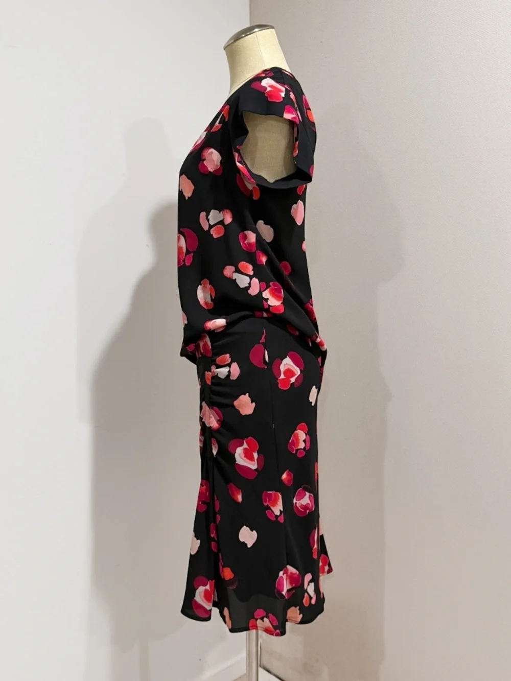 Cabi Women's 2 Piece Set Black Pink Floral V-Neck Top & Ruched Midi Skirt Size S